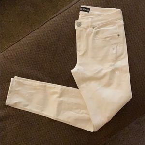 Express White Mid Rise Legging Jeans Size 6!